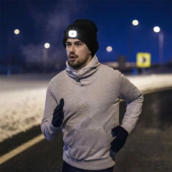 Cadeau boutique -Cadeau boutique bonnet avec lampe frontale integree 1