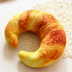 Coussin Croissant -Cadeau boutique coussin croissant 2