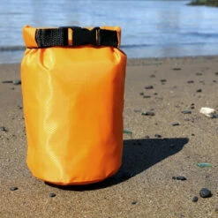 KIKKERLAND Sac étanche 1,5L 11 KIKKERLAND Sac étanche 1,5L -Cadeau boutique sac etanche 15l 3