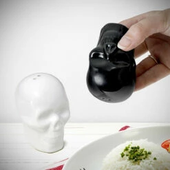 Salière Et Poivrière Tête De Mort -Cadeau boutique saliere et poivriere tete de mort 1