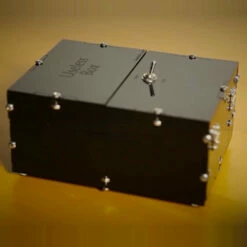 Useless Box, La Boîte Inutile -Cadeau boutique useless box la boite inutile 3